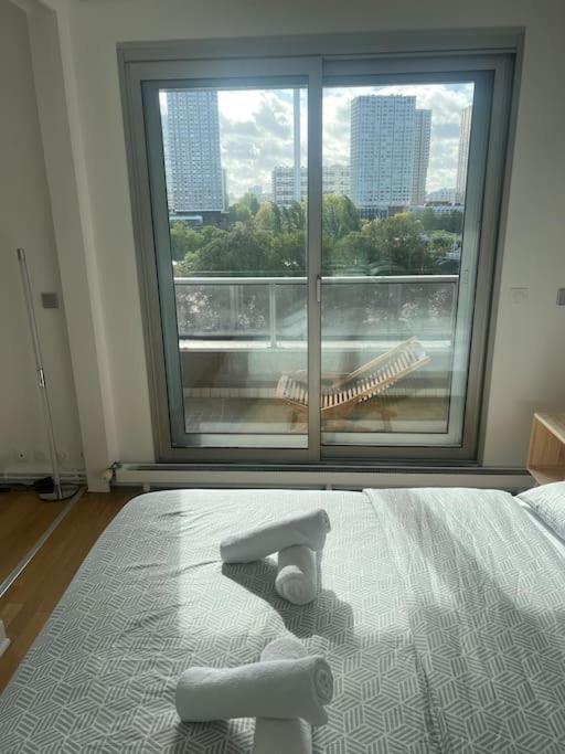 Tour Eiffel Terrasse Vue Seine Apartment Paris Exterior photo